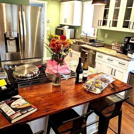 Walkable Elmwood Cottage, No Chores 4Bath 4Br 4Car Buffalo Kültér fotó