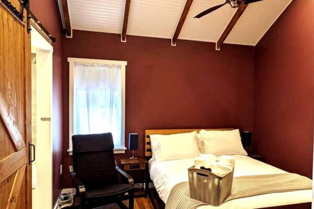 Walkable Elmwood Cottage, No Chores 4Bath 4Br 4Car Buffalo Kültér fotó
