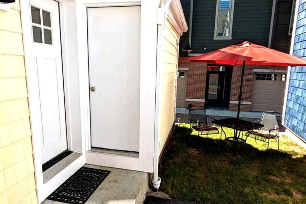 Walkable Elmwood Cottage, No Chores 4Bath 4Br 4Car Buffalo Kültér fotó