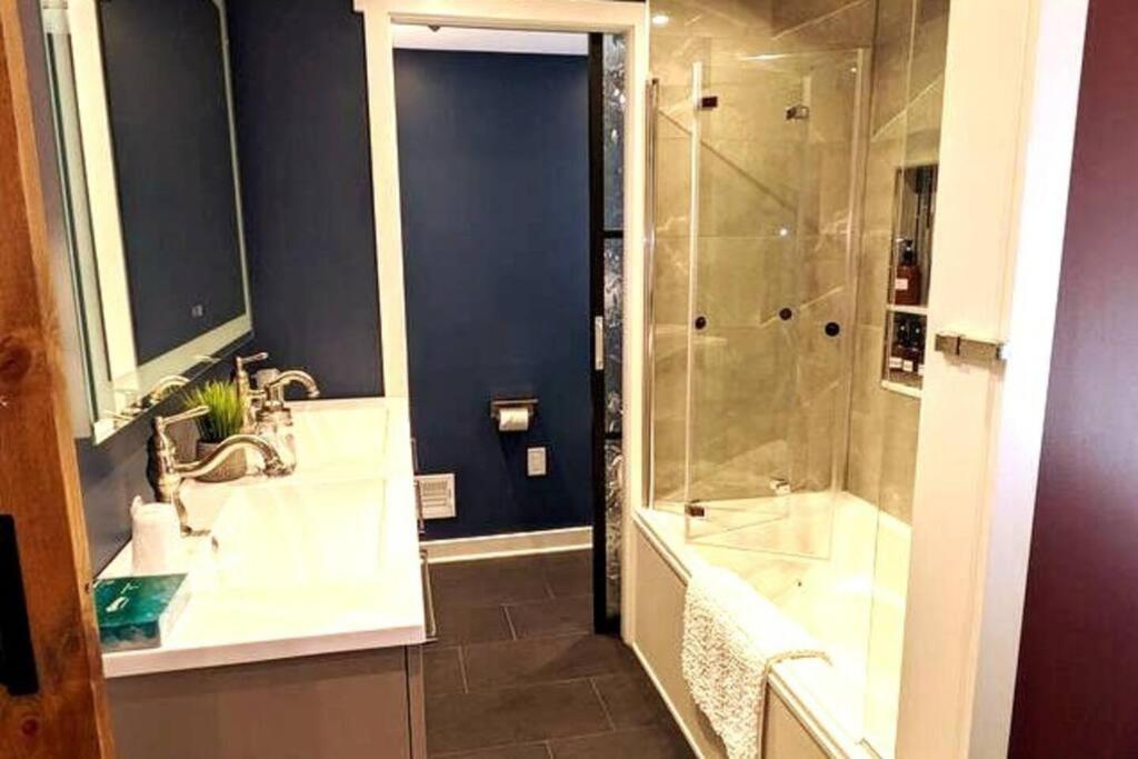 Walkable Elmwood Cottage, No Chores 4Bath 4Br 4Car Buffalo Kültér fotó