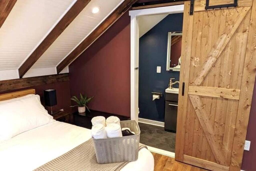 Walkable Elmwood Cottage, No Chores 4Bath 4Br 4Car Buffalo Kültér fotó
